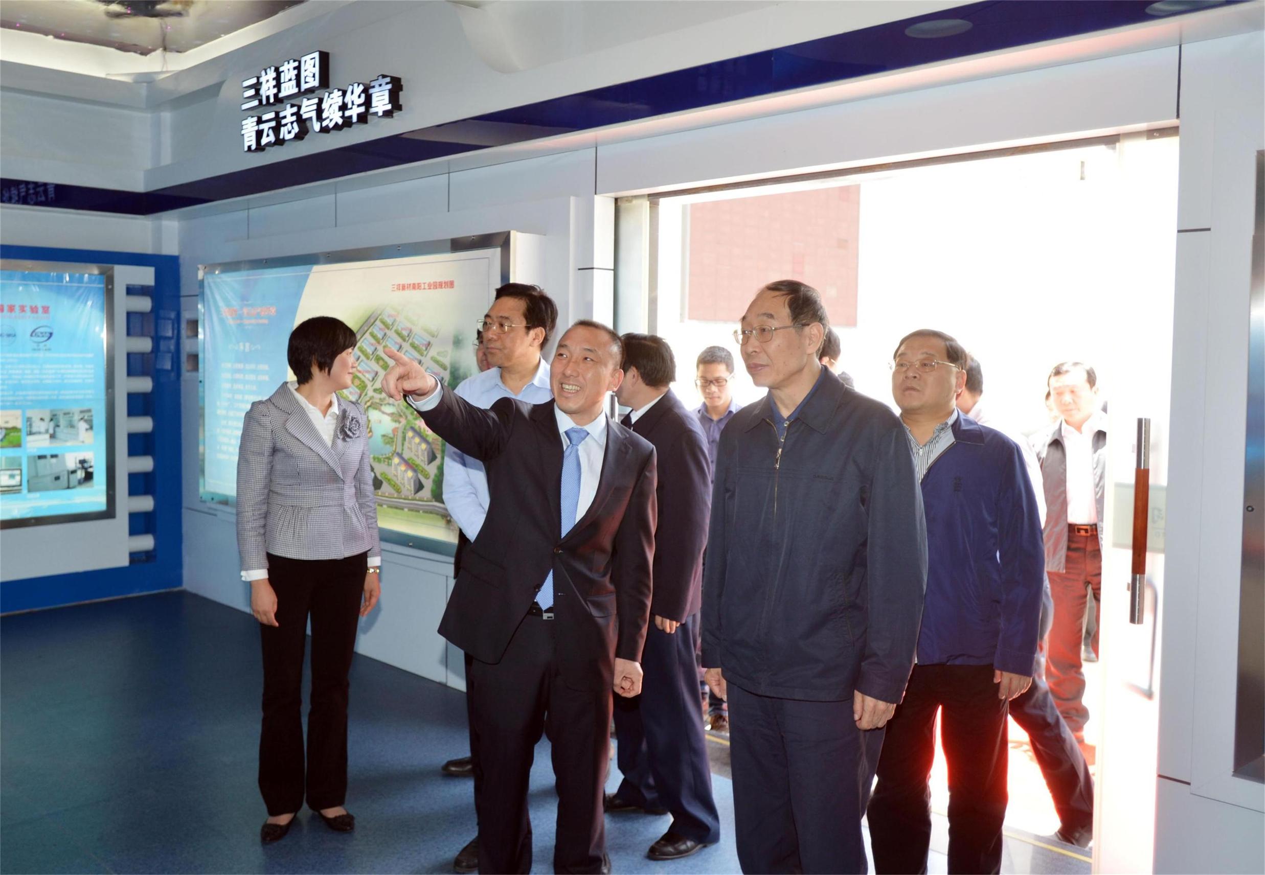 中央书记处书记、中央统战部部长尤权（时任福建省委书记、省人大常委会主任）视察金年会-33cc2b46-a26f-4171-ad81-c550ce31854b.jpg
